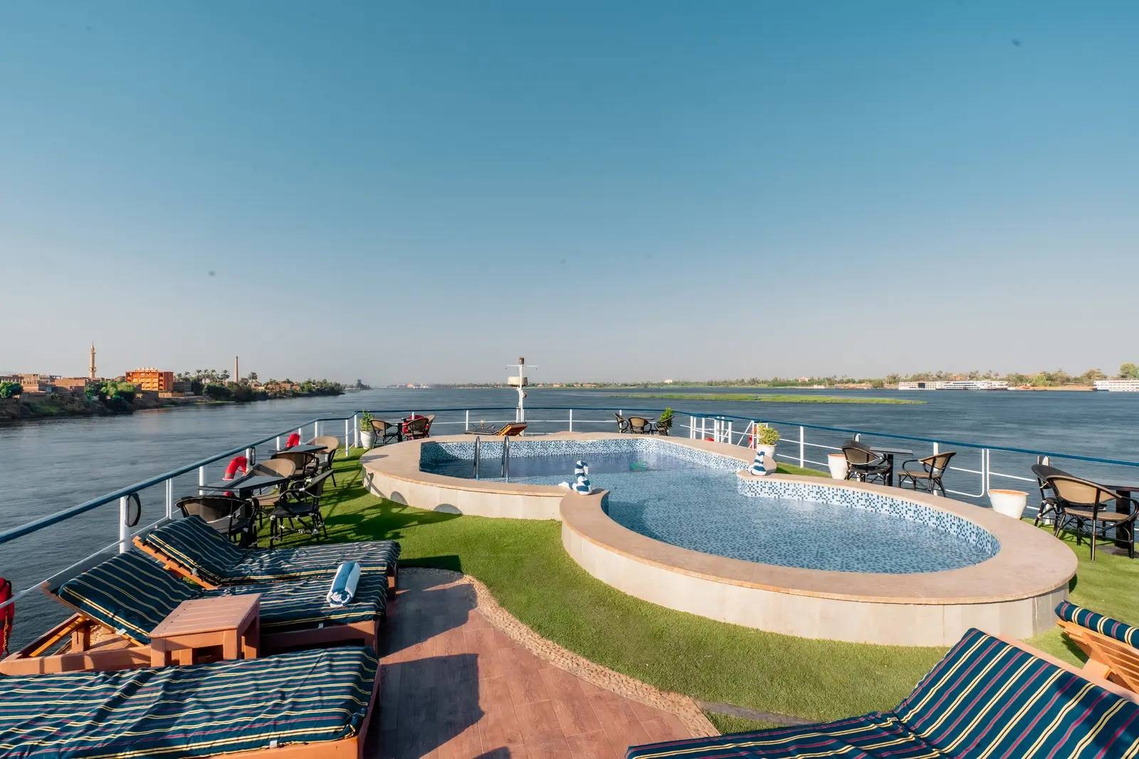 Luna Nile Cruise: Facilities and Itinerary