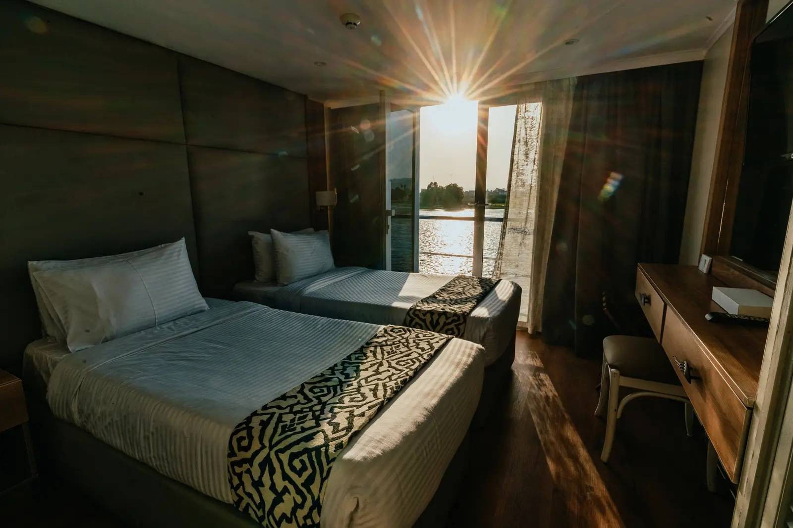 Luna Nile Cruise: Facilities and Itinerary